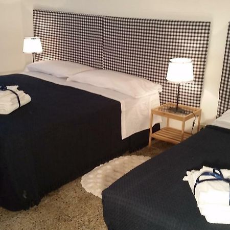In Vacanza Da Marinella Αλμπένγκα Εξωτερικό φωτογραφία